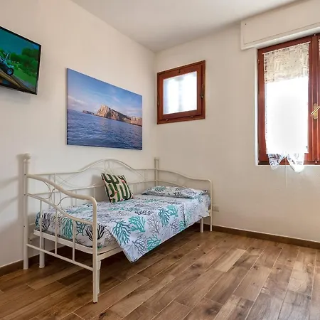 Dery Πανσιόν Αλγκέρο